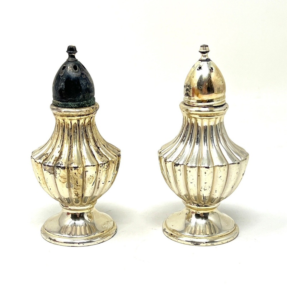 Antique W.B. Mfg Co. Silver Plate Holloware Salt & Pepper Shakers Set Pattern 67